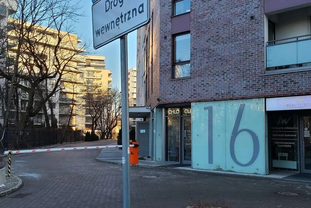 Wellsituated 1 Bedroom Condo In Warsaw Freeparking Poland