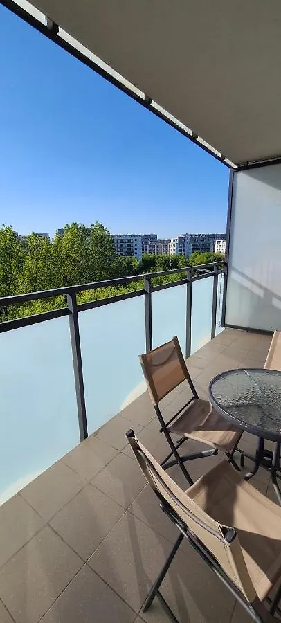 Wellsituated 1 Bedroom Condo In Warsaw Freeparking location